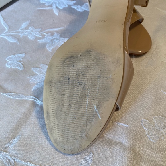 Steve Madden patent leather Strappy Blush woman’s shoes.  Nude in color - Picture 2 of 4